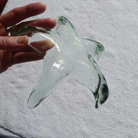 Recycled glass starfish ashtray - Picture 4 of 9